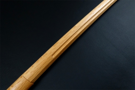 Grooves in the lower section.